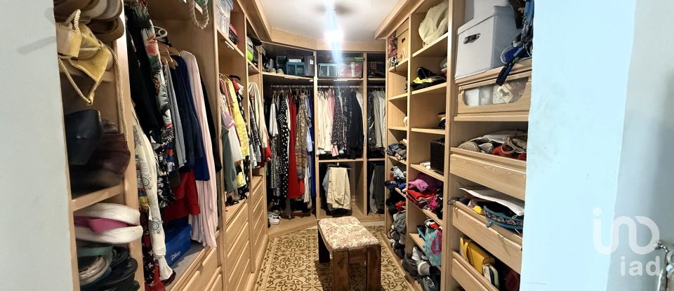 Casa de pueblo 3 habitaciones de 323 m² en Los Santos de la Humosa (28817)