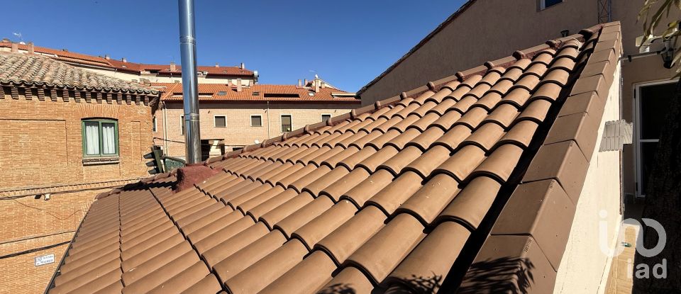 Casa de pueblo 3 habitaciones de 323 m² en Los Santos de la Humosa (28817)