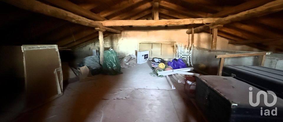 Casa de pueblo 3 habitaciones de 323 m² en Los Santos de la Humosa (28817)