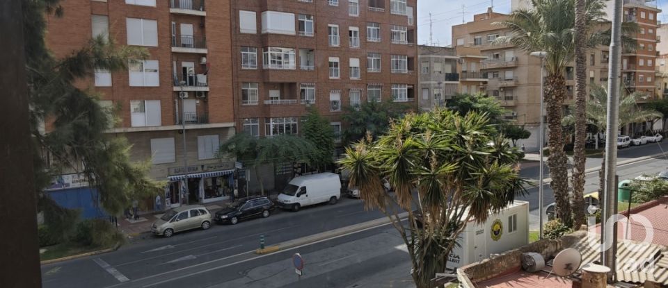 Piso 3 habitaciones de 107 m² en Crevillent (03330)