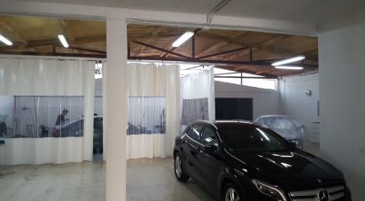 Shop / premises commercial of 611 m² in León (24008)