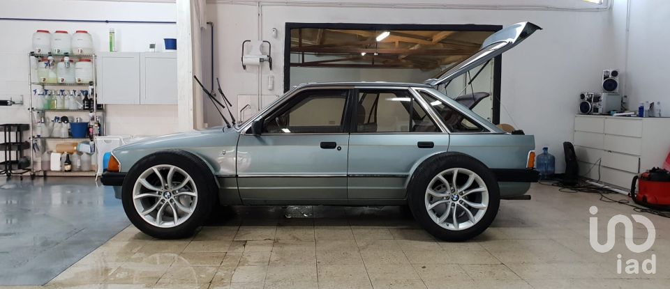 Boutique/Local commercial de 611 m² à León (24008)