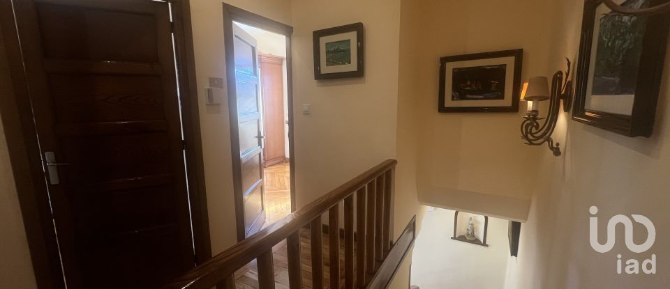 Casa de muntanya 4 habitacions de 190 m² a Salinas (33405)