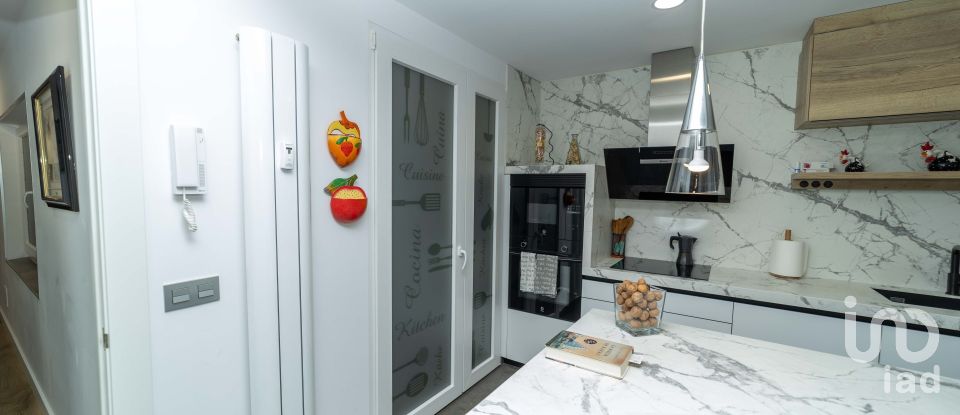 Pis 4 habitacions de 203 m² a León (24002)