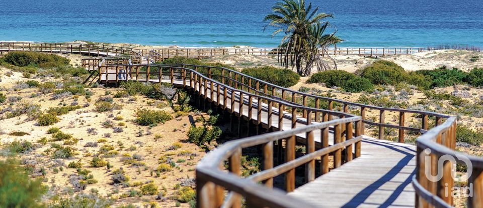 Piso 3 habitaciones de 164 m² en Monforte del Cid (03670)