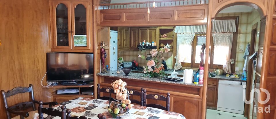 Châlet 4 chambres de 279 m² à Sax (03630)