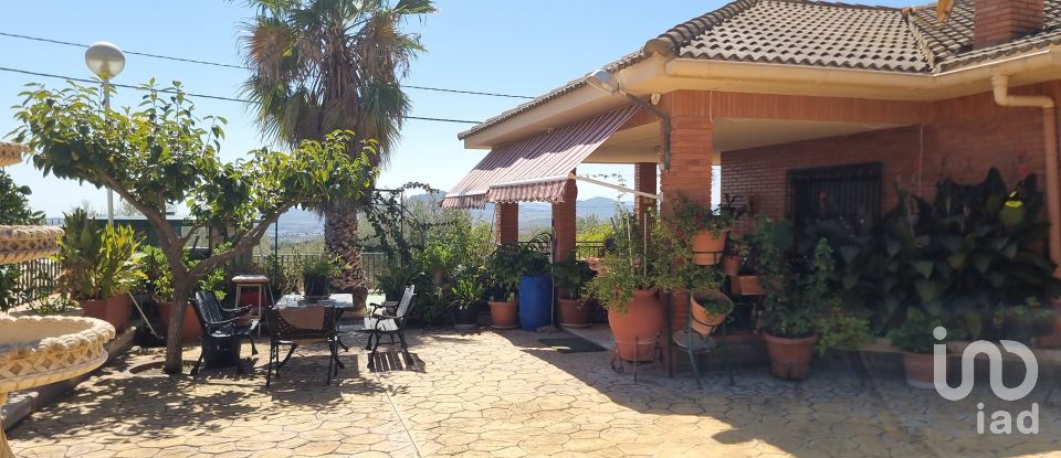 Châlet 4 chambres de 279 m² à Sax (03630)