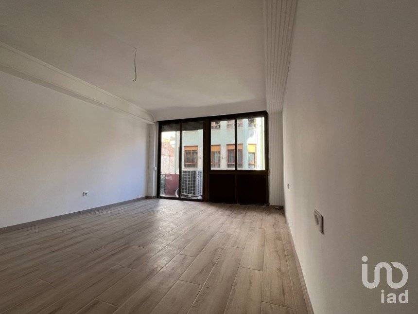 Pis 9 habitacions de 192 m² a Castellón de la Plana/Castelló de la Plana (12002)