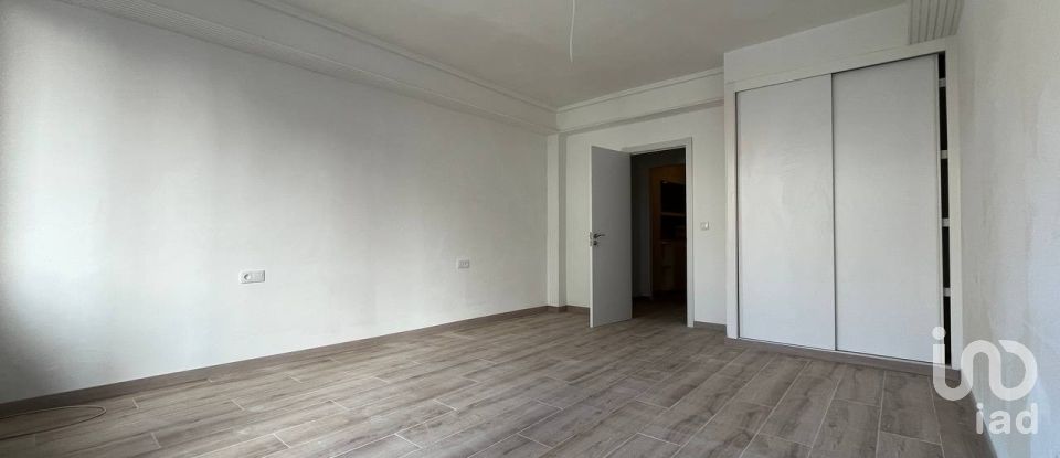 Pis 9 habitacions de 192 m² a Castellón de la Plana/Castelló de la Plana (12002)