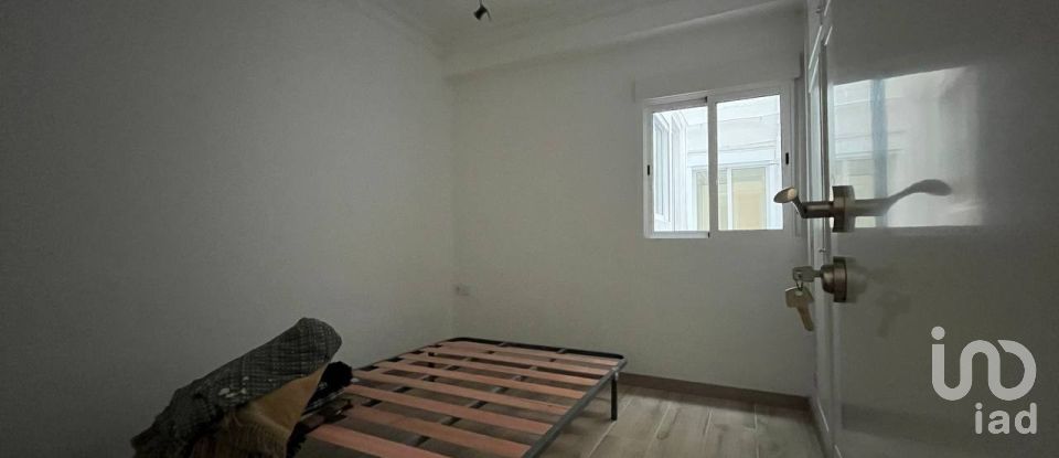 Pis 9 habitacions de 192 m² a Castellón de la Plana/Castelló de la Plana (12002)