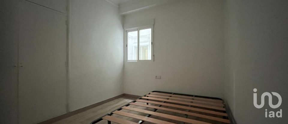 Pis 9 habitacions de 192 m² a Castellón de la Plana/Castelló de la Plana (12002)