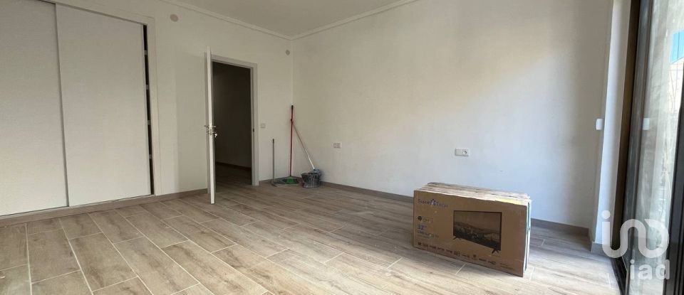 Pis 9 habitacions de 192 m² a Castellón de la Plana/Castelló de la Plana (12002)