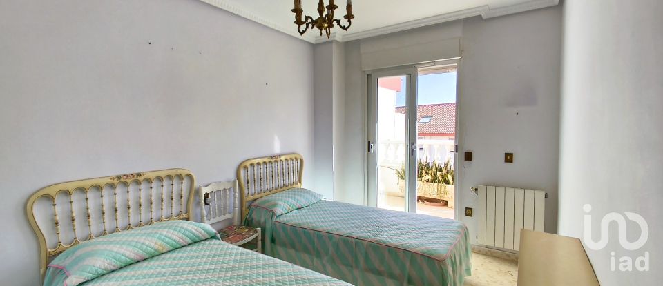 Casa 4 habitaciones de 188 m² en Cabo de Las Huertas (03540)