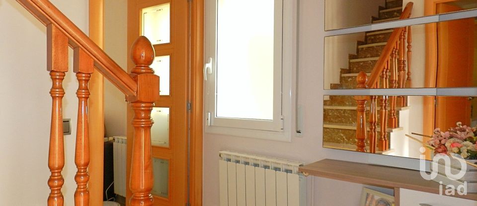 Casa 4 habitacions de 114 m² a Castellar del Vallès (08211)