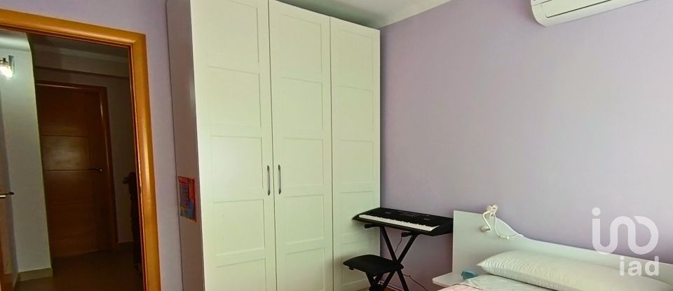 Casa 4 habitacions de 114 m² a Castellar del Vallès (08211)