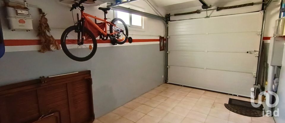 Casa 4 habitacions de 114 m² a Castellar del Vallès (08211)