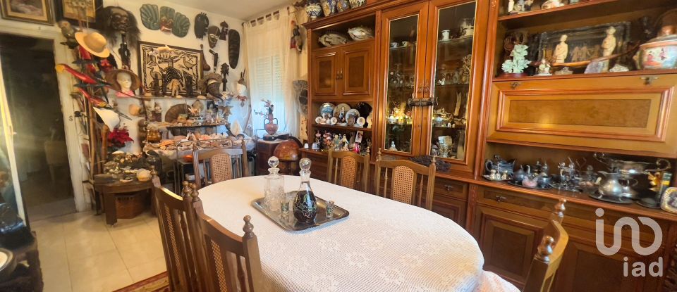 Casa 5 habitacions de 162 m² a Vallirana (08759)