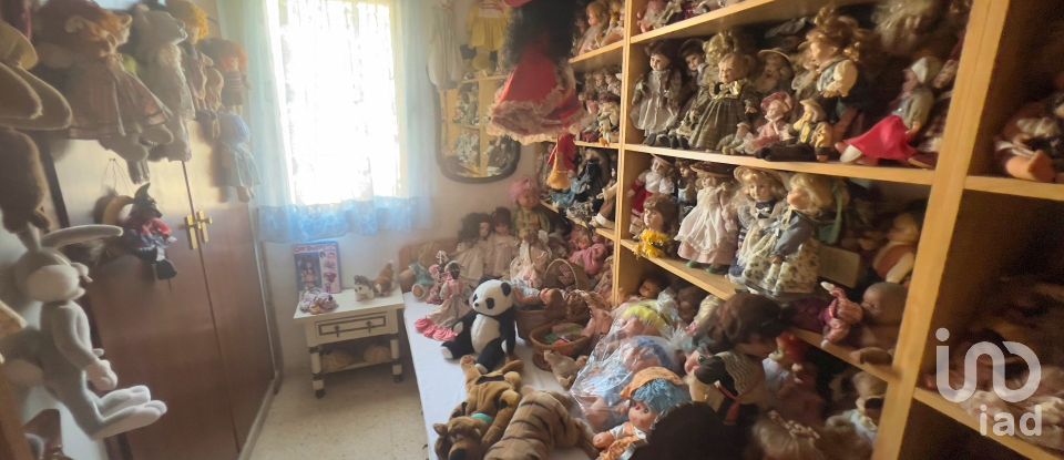 Casa 5 habitacions de 162 m² a Vallirana (08759)