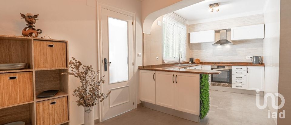 Piso 3 habitaciones de 127 m² en Pego (03780)