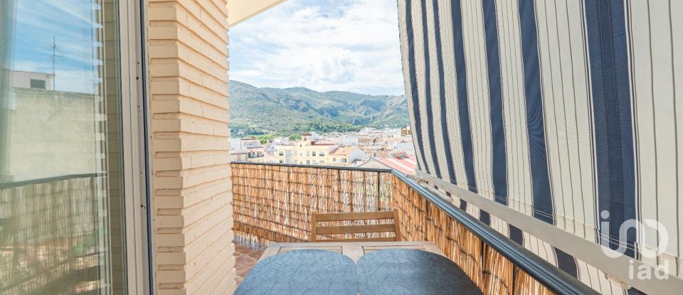 Piso 3 habitaciones de 127 m² en Pego (03780)