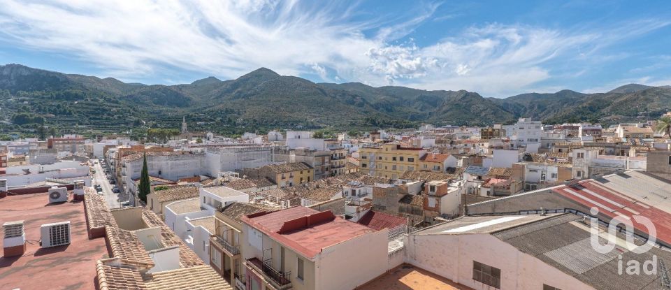 Piso 3 habitaciones de 127 m² en Pego (03780)