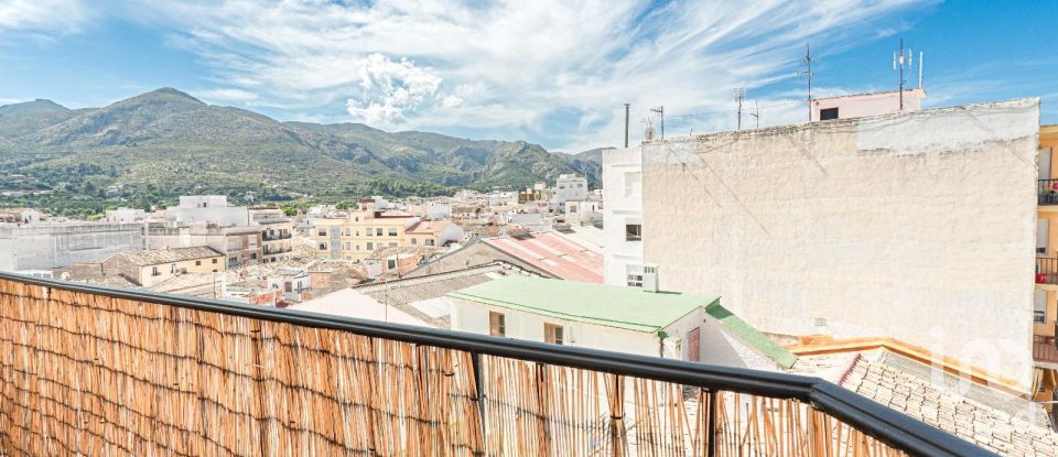 Piso 3 habitaciones de 127 m² en Pego (03780)