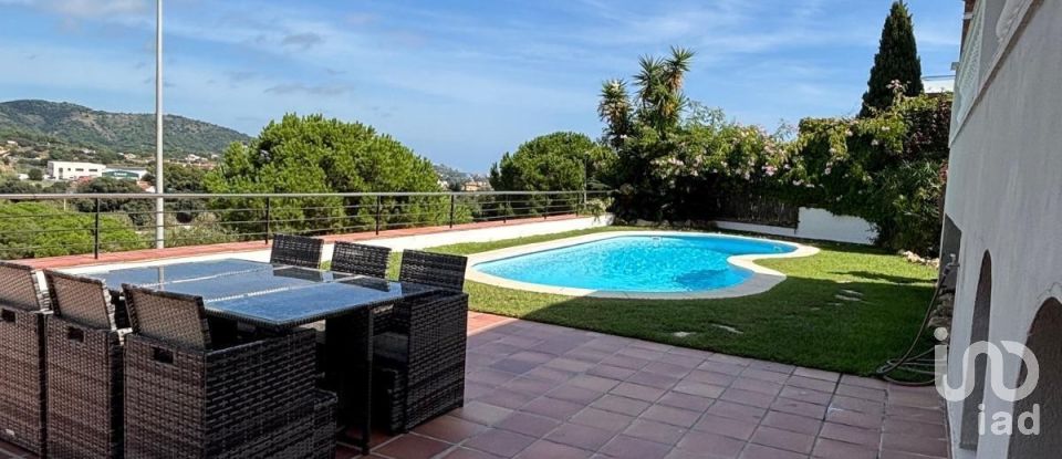 Casa 4 habitaciones de 300 m² en Calella (08370)