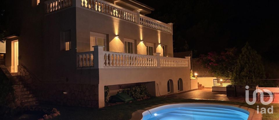 Casa 4 habitaciones de 300 m² en Calella (08370)