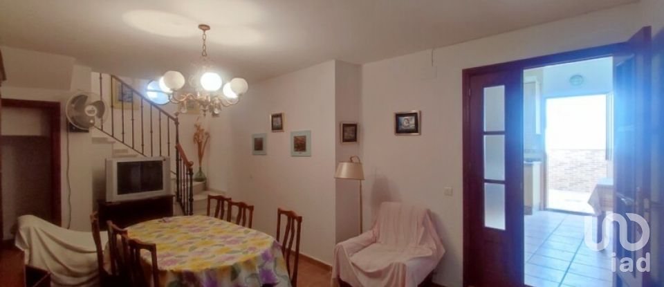 Casa 6 habitaciones de 199 m² en Reina (06970)