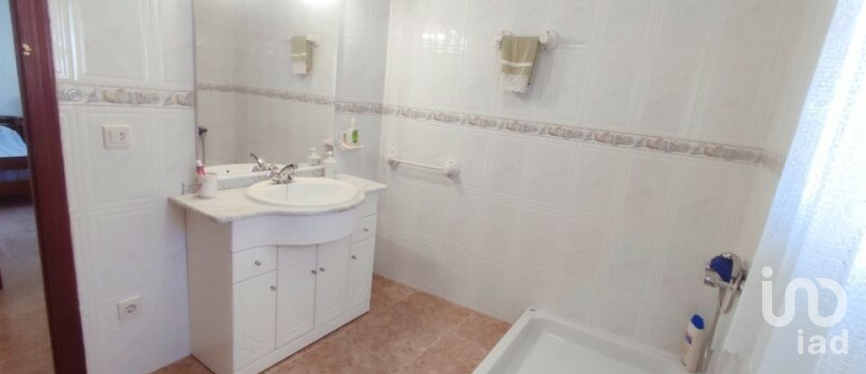 Casa 6 habitaciones de 199 m² en Reina (06970)