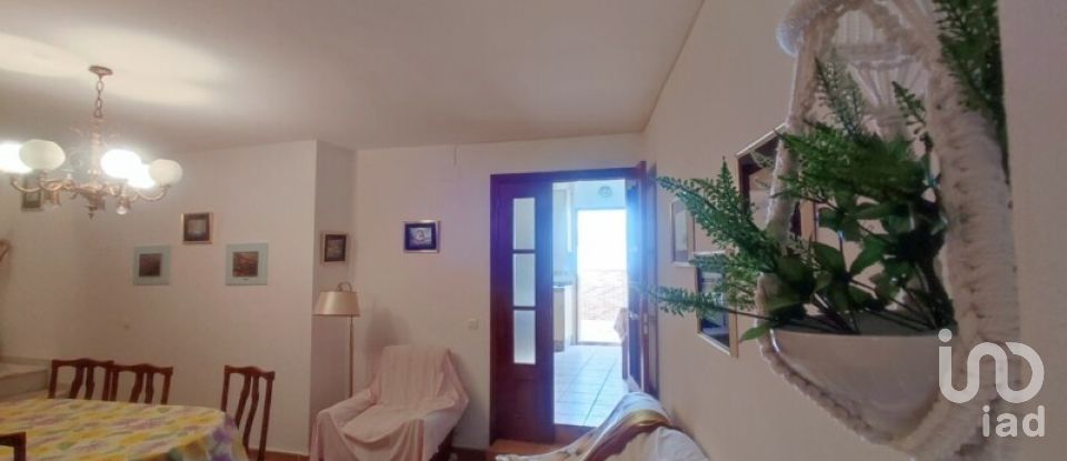 Casa 6 habitaciones de 199 m² en Reina (06970)