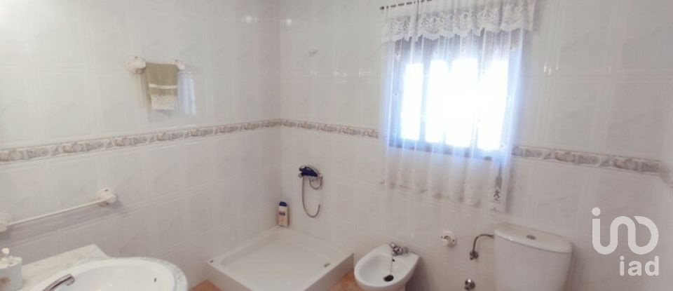 Casa 6 habitaciones de 199 m² en Reina (06970)