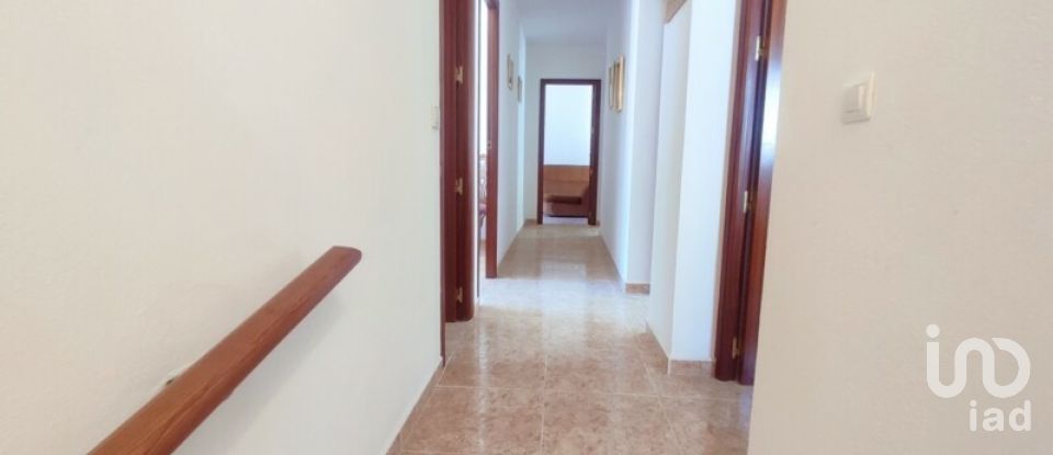 Casa 6 habitaciones de 199 m² en Reina (06970)