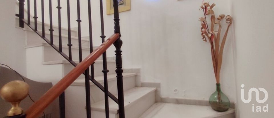 Casa 6 habitaciones de 199 m² en Reina (06970)