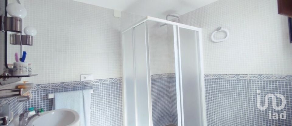 Casa 6 habitaciones de 199 m² en Reina (06970)