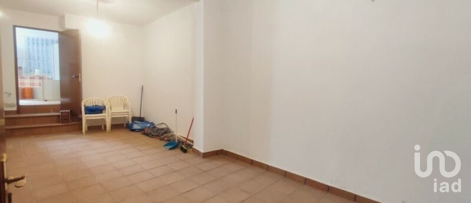 Casa 6 habitaciones de 199 m² en Reina (06970)