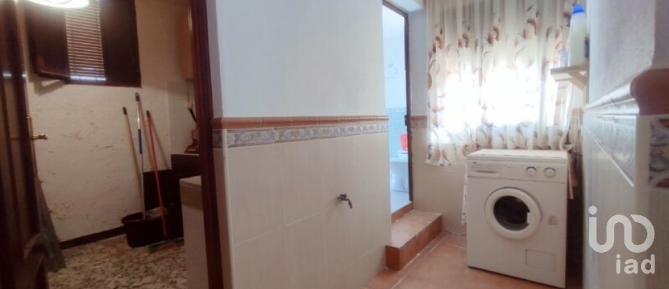 Casa 6 habitaciones de 199 m² en Reina (06970)