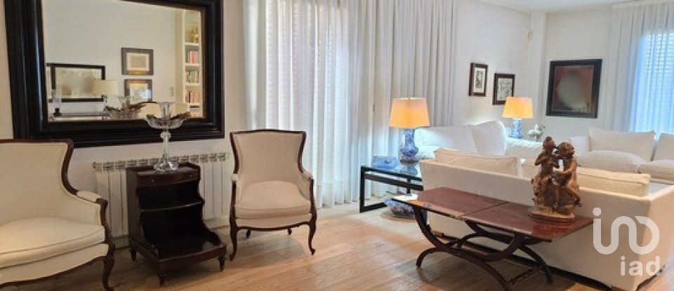 Piso 3 habitaciones de 254 m² en Sabadell (08201)