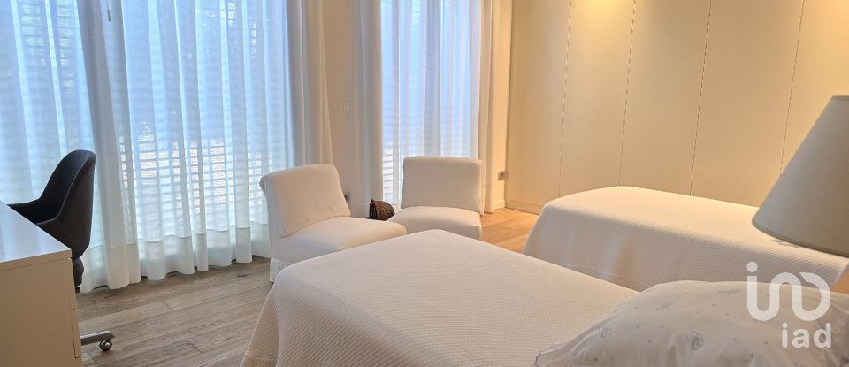 Piso 3 habitaciones de 254 m² en Sabadell (08201)