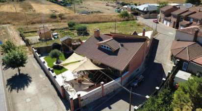 Casa de muntanya 4 habitacions de 431 m² a Marialba de La Ribera (24199)