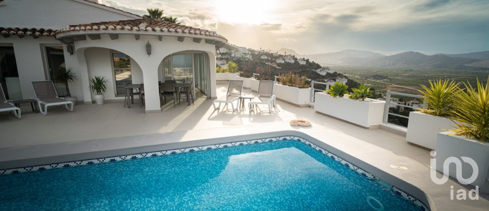 Casa 5 habitaciones de 427 m² en Pego (03780)