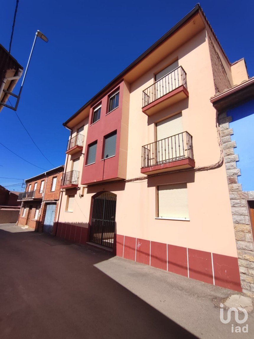 Pis 3 habitacions de 74 m² a Cimanes del Tejar (24272)