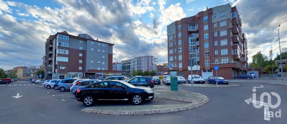 Appartement 3 chambres de 110 m² à León (24008)