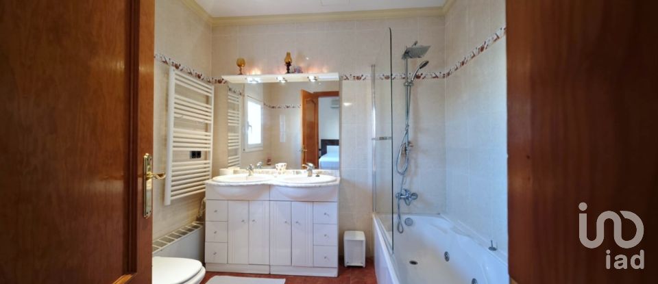 Casa 5 habitaciones de 200 m² en Mont-Roig del Camp (43892)