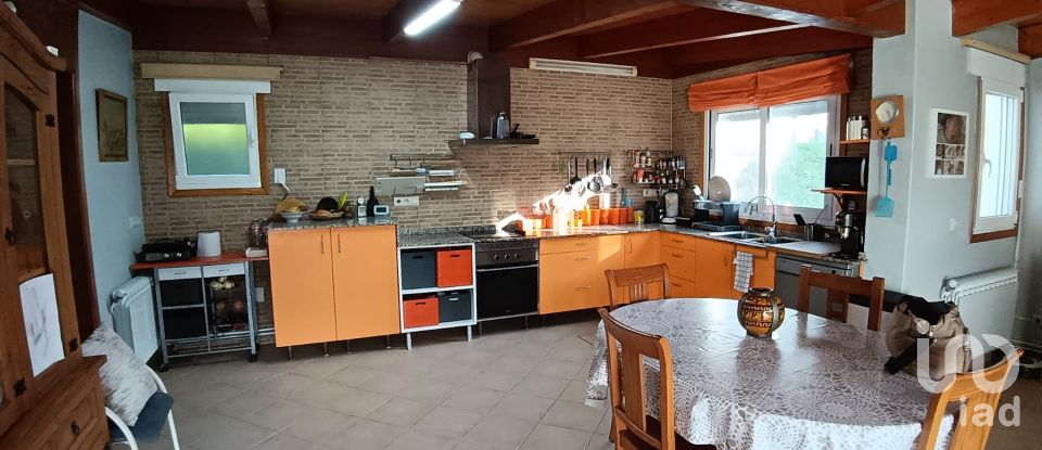 Casa 3 habitaciones de 200 m² en Borela (36858)