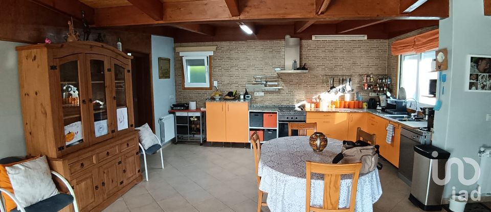 Casa 3 habitaciones de 200 m² en Borela (36858)