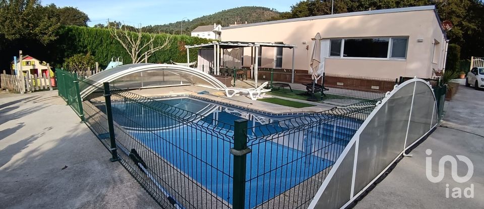 Casa 3 habitaciones de 200 m² en Borela (36858)