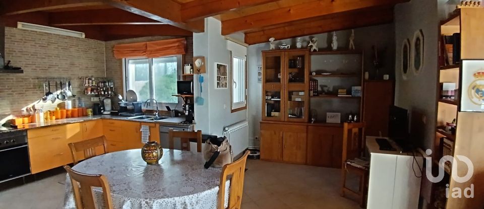 Casa 3 habitaciones de 200 m² en Borela (36858)