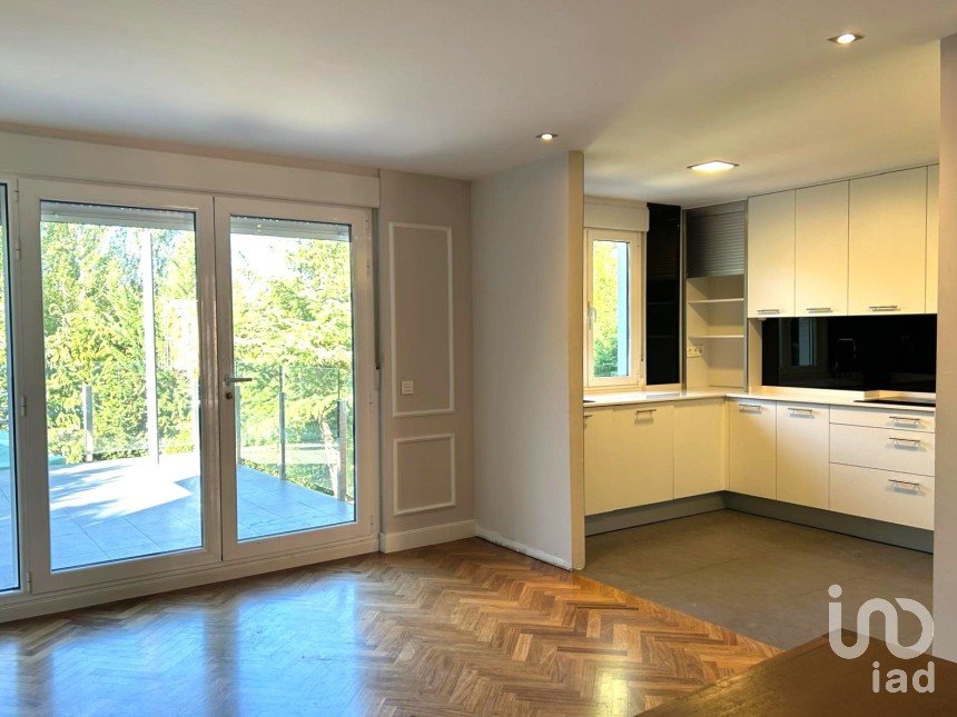 Vivienda unifamiliar  4 habitaciones de 250 m² en Carbajal de La Legua (24196)