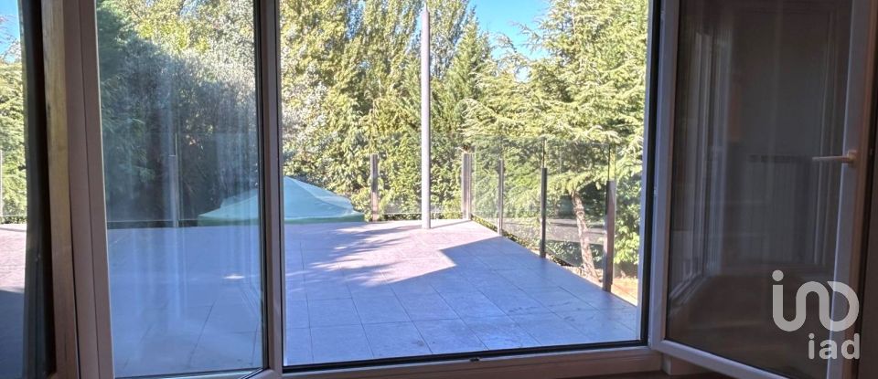 Vivienda unifamiliar  4 habitaciones de 250 m² en Carbajal de La Legua (24196)